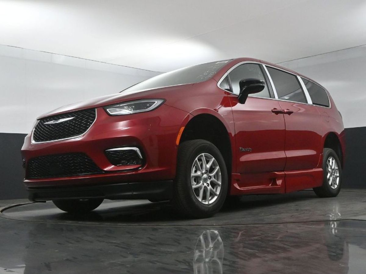 2025 CHRYSLER PACIFICA - Image 19