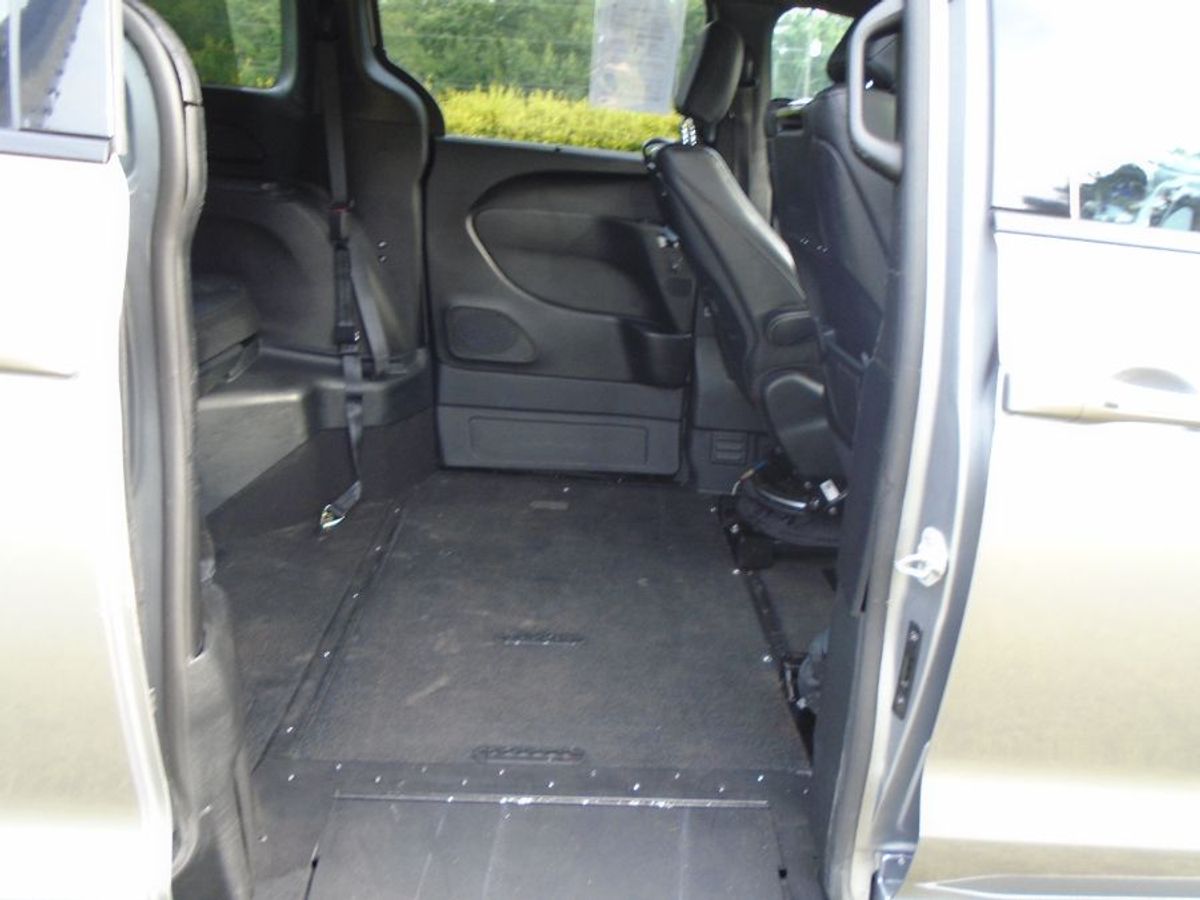 2019 CHRYSLER PACIFICA - Image 8