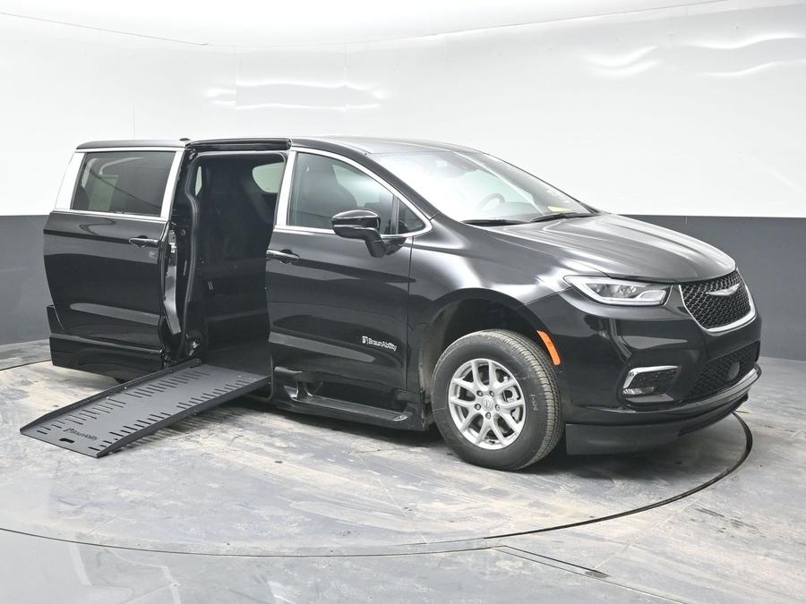 Black Chrysler Pacifica with Side Entry Automatic Fold Out ramp
