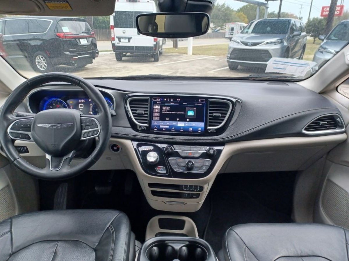 2022 CHRYSLER PACIFICA - Image 13