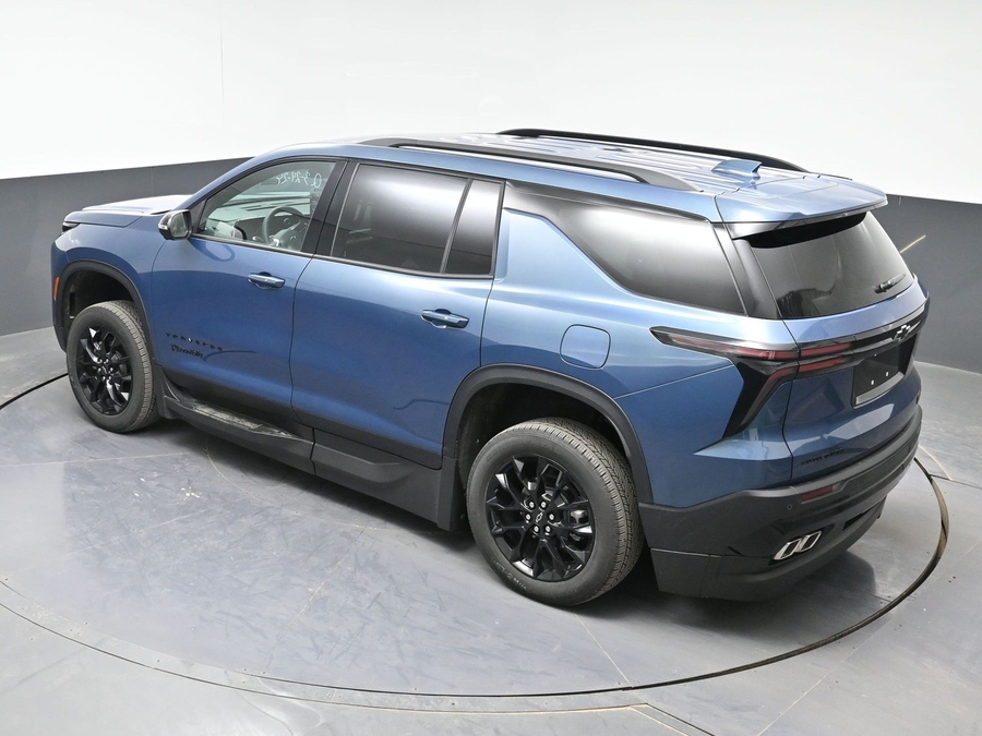 New 2025 Chevrolet Traverse 1LT Midnight - BraunAbility Side Entry Entry In Floor Automatic Ramp