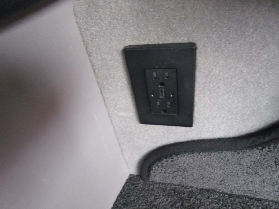 Used 2023 Ram ProMaster 2500 136 WB - TEM Side Entry Entry Lift Automatic Ramp