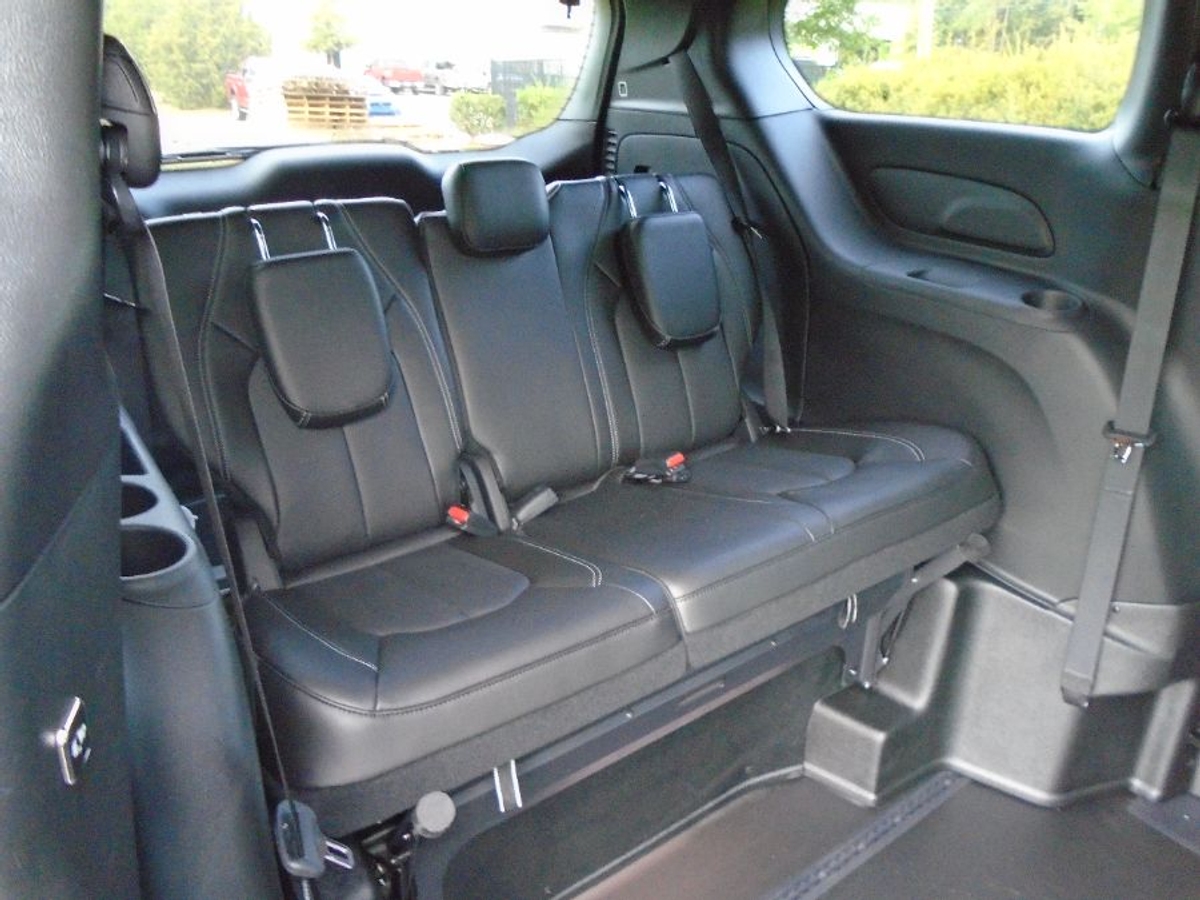 2025 CHRYSLER PACIFICA - Image 11