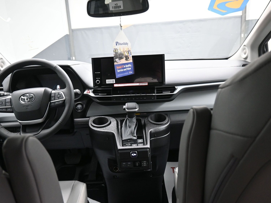 Black Toyota Sienna image number 12