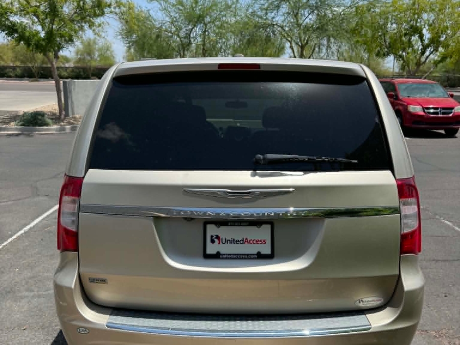 Used 2015 Chrysler Town and Country Touring - AMS Side Entry Entry Fold Out Automatic Ramp