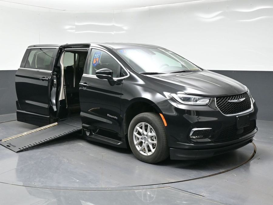 Used 2024 Chrysler Pacifica Touring L - BraunAbility Side Entry In Floor Automatic Ramp