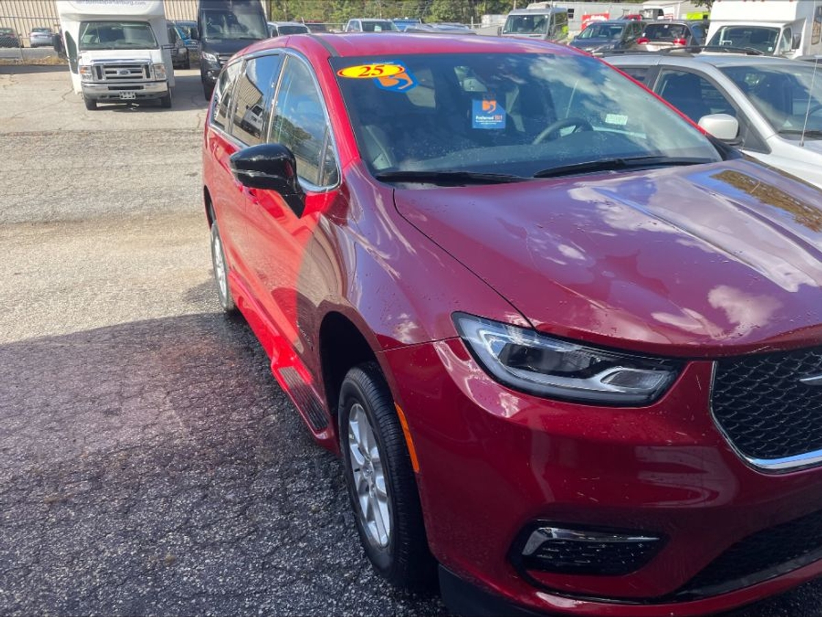 Red Chrysler Pacifica image number 3