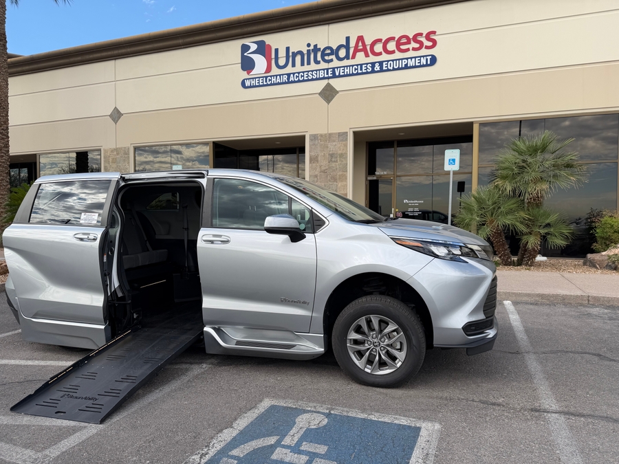 Used 2024 Toyota Sienna Hybrid LE Base - BraunAbility Side Entry Fold Out Automatic Ramp