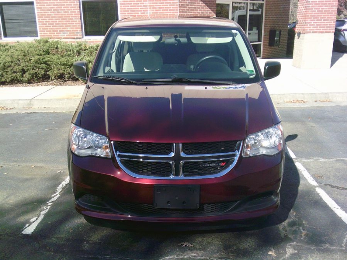 2017 DODGE GRAND CARAVAN - Image 4