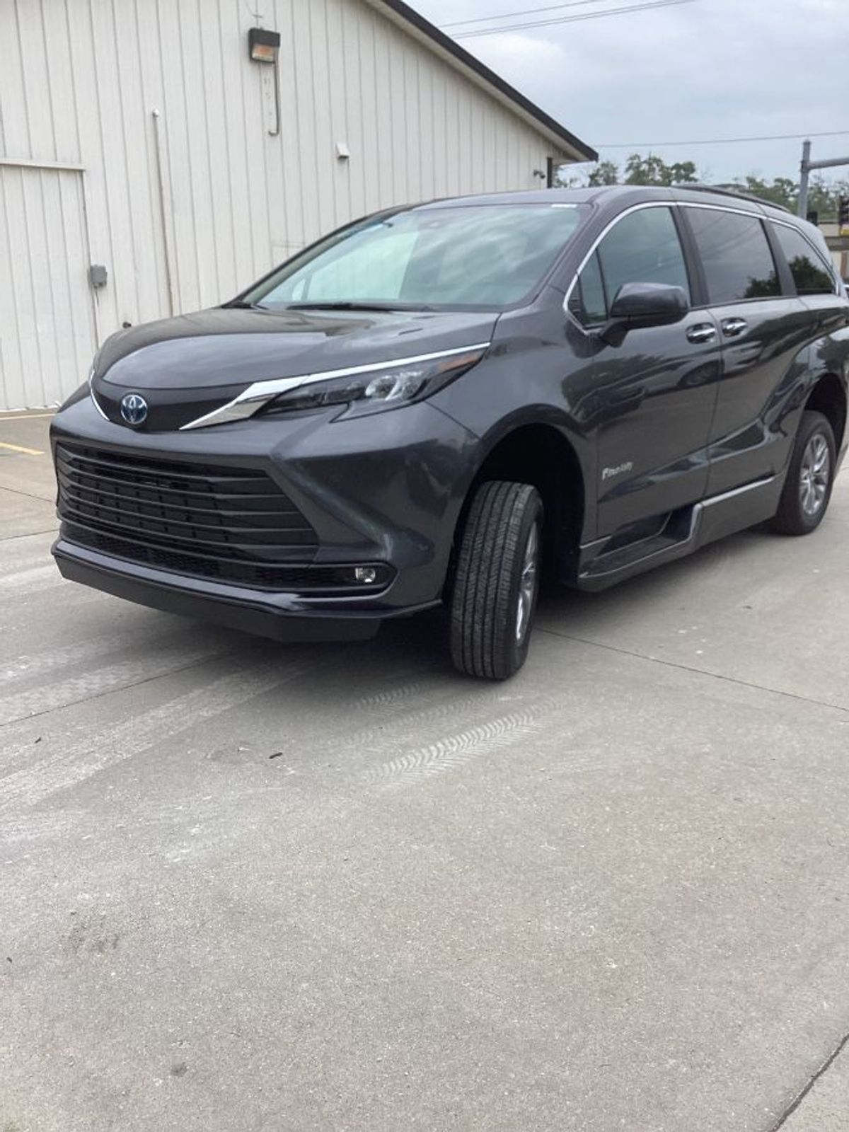 2025 TOYOTA SIENNA - Image 13