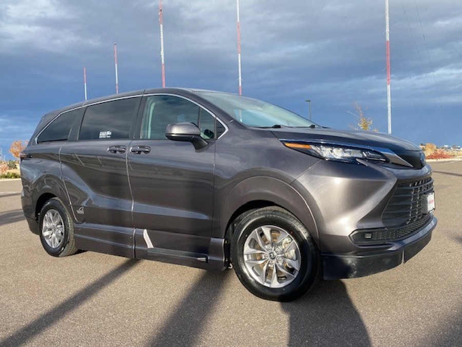 Used 2022 Toyota Sienna Hybrid LE - VMI Side Entry Entry In Floor Automatic Ramp