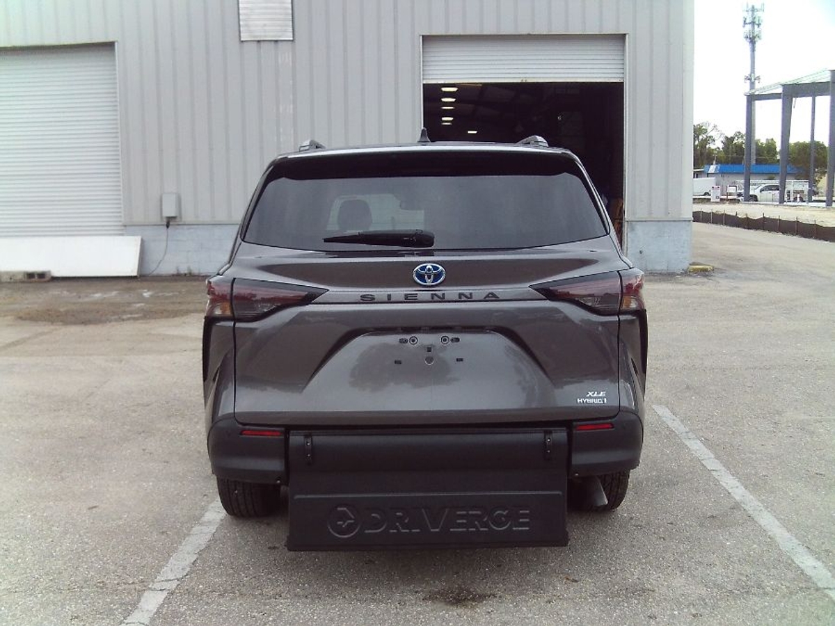 2024 TOYOTA SIENNA - Image 6