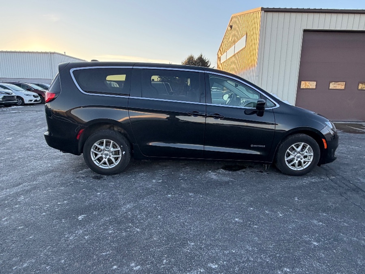 2024 CHRYSLER VOYAGER - Image 14