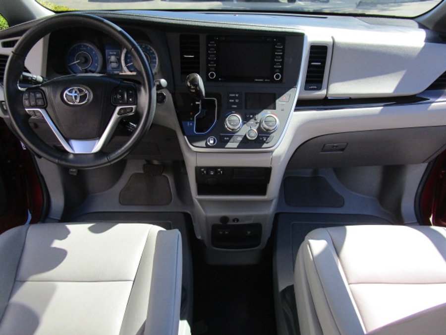 Used 2020 Toyota Sienna XLE - BraunAbility Side Entry Entry In Floor Automatic Ramp