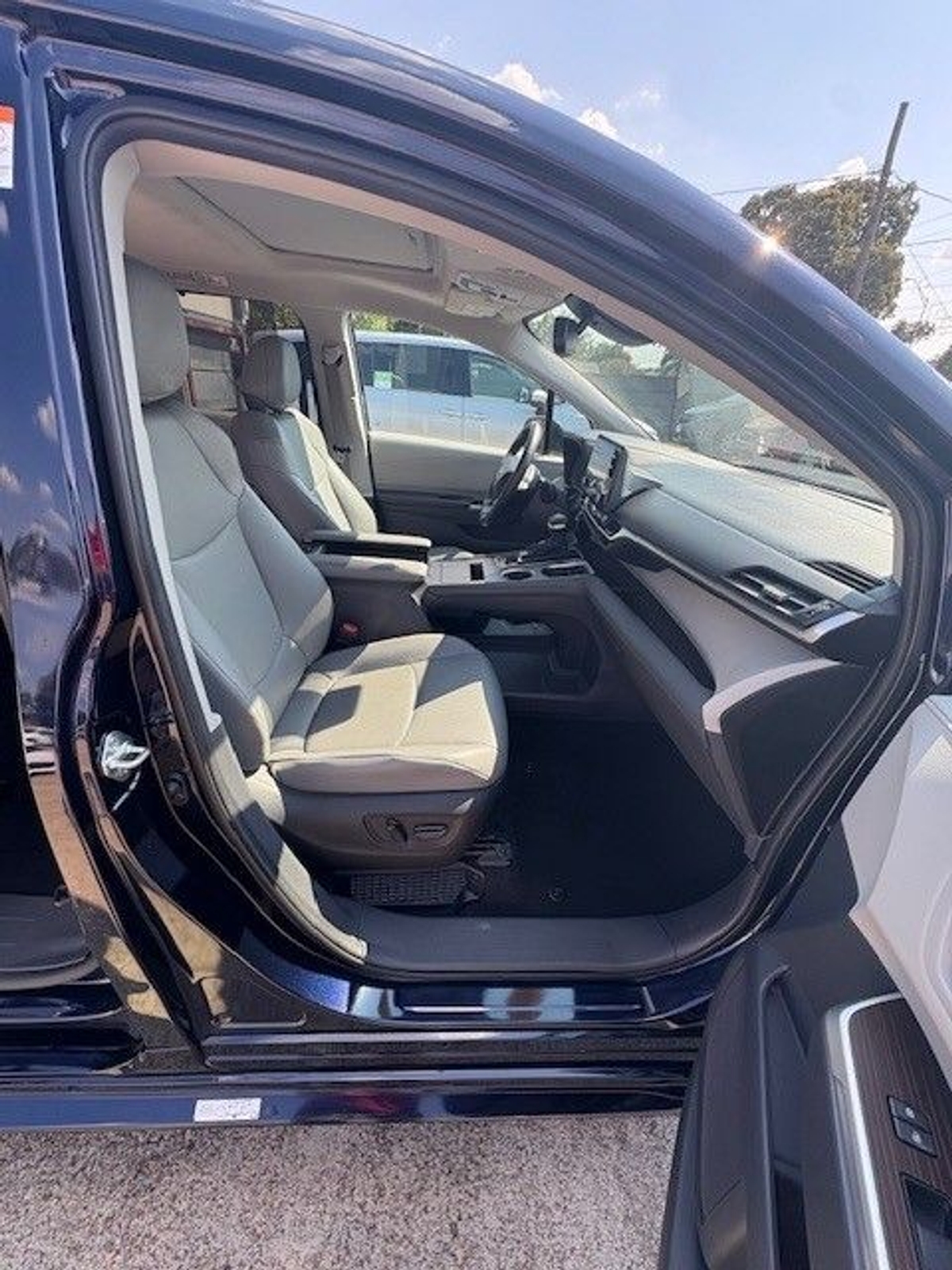 2024 TOYOTA SIENNA - Image 2