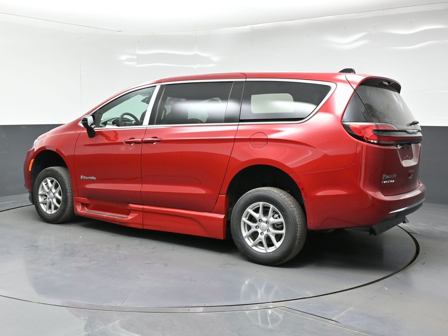 Red Chrysler Pacifica image number 3