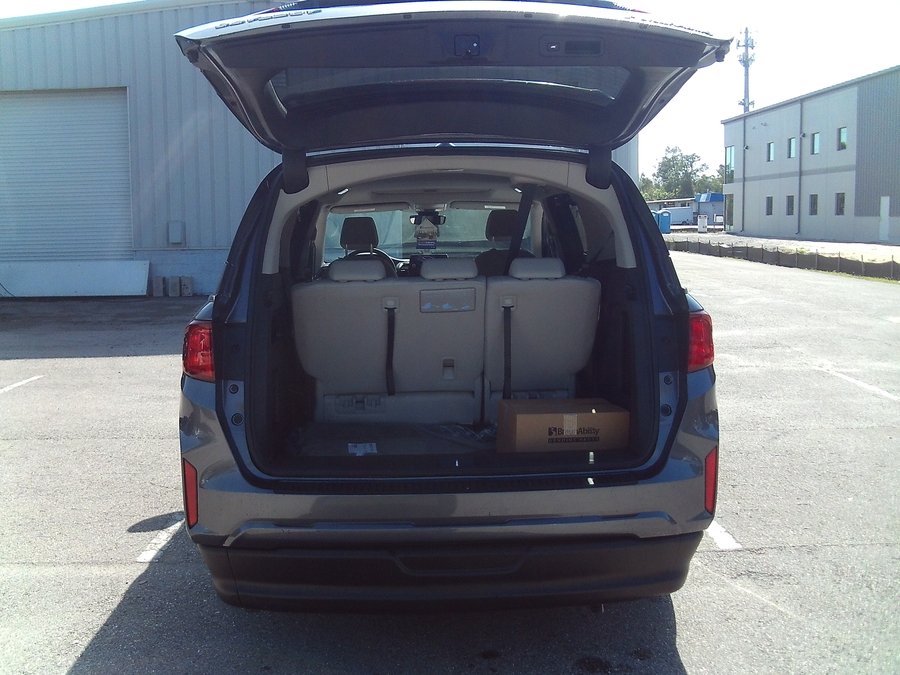 Grey Honda Odyssey image number 19