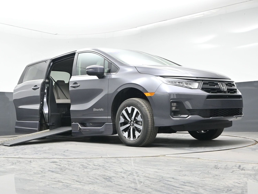 Grey Honda Odyssey image number 15