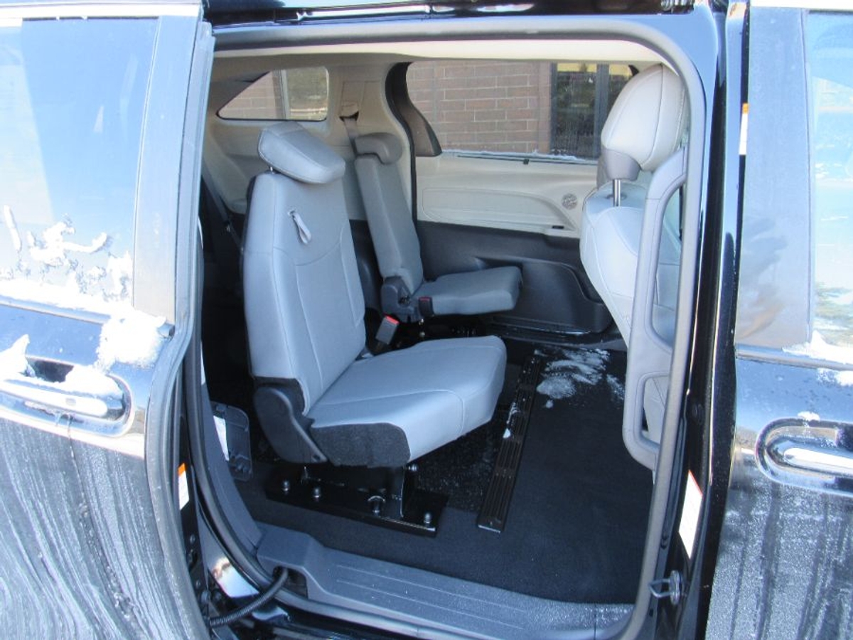 2024 TOYOTA SIENNA - Image 10