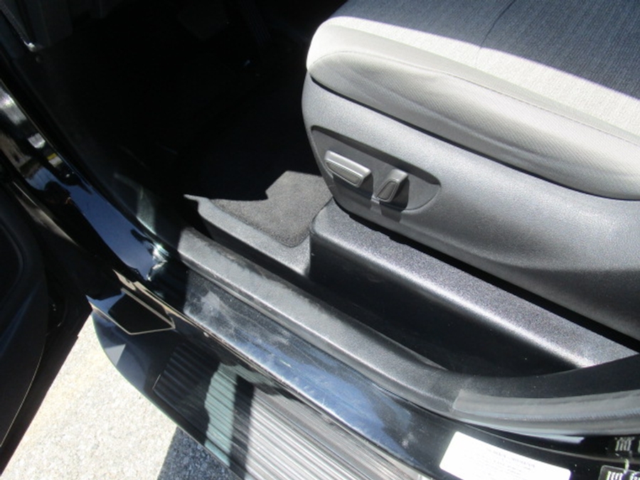 Used 2024 Toyota Sienna Hybrid LE Base - BraunAbility Side Entry Fold Out Automatic Ramp