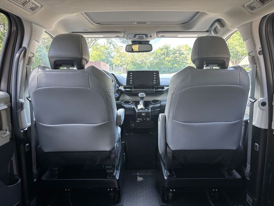 Used 2023 Toyota Sienna Hybrid XLE - BraunAbility Side Entry Entry In Floor Automatic Ramp