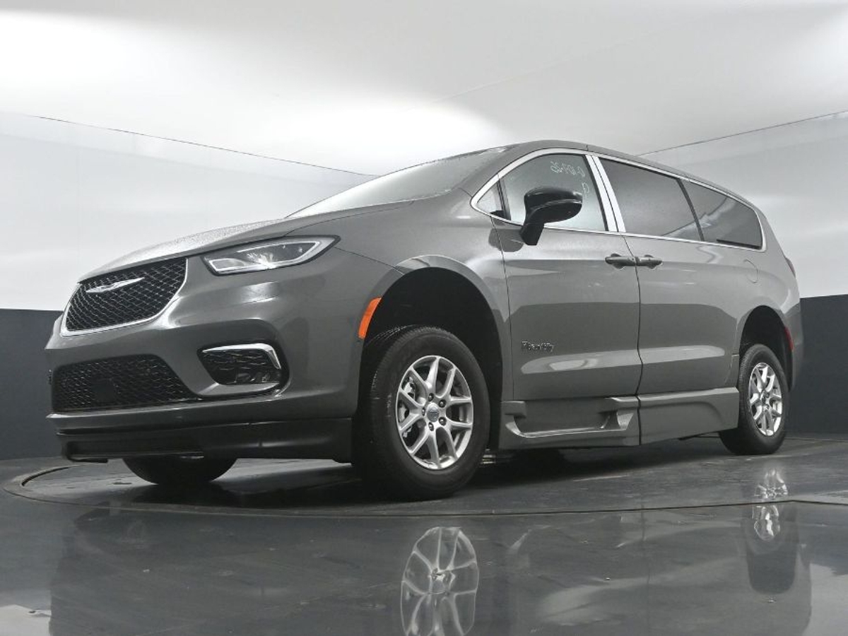 2025 CHRYSLER PACIFICA - Image 19