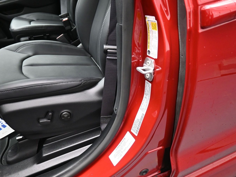 Red Chrysler Pacifica image number 13