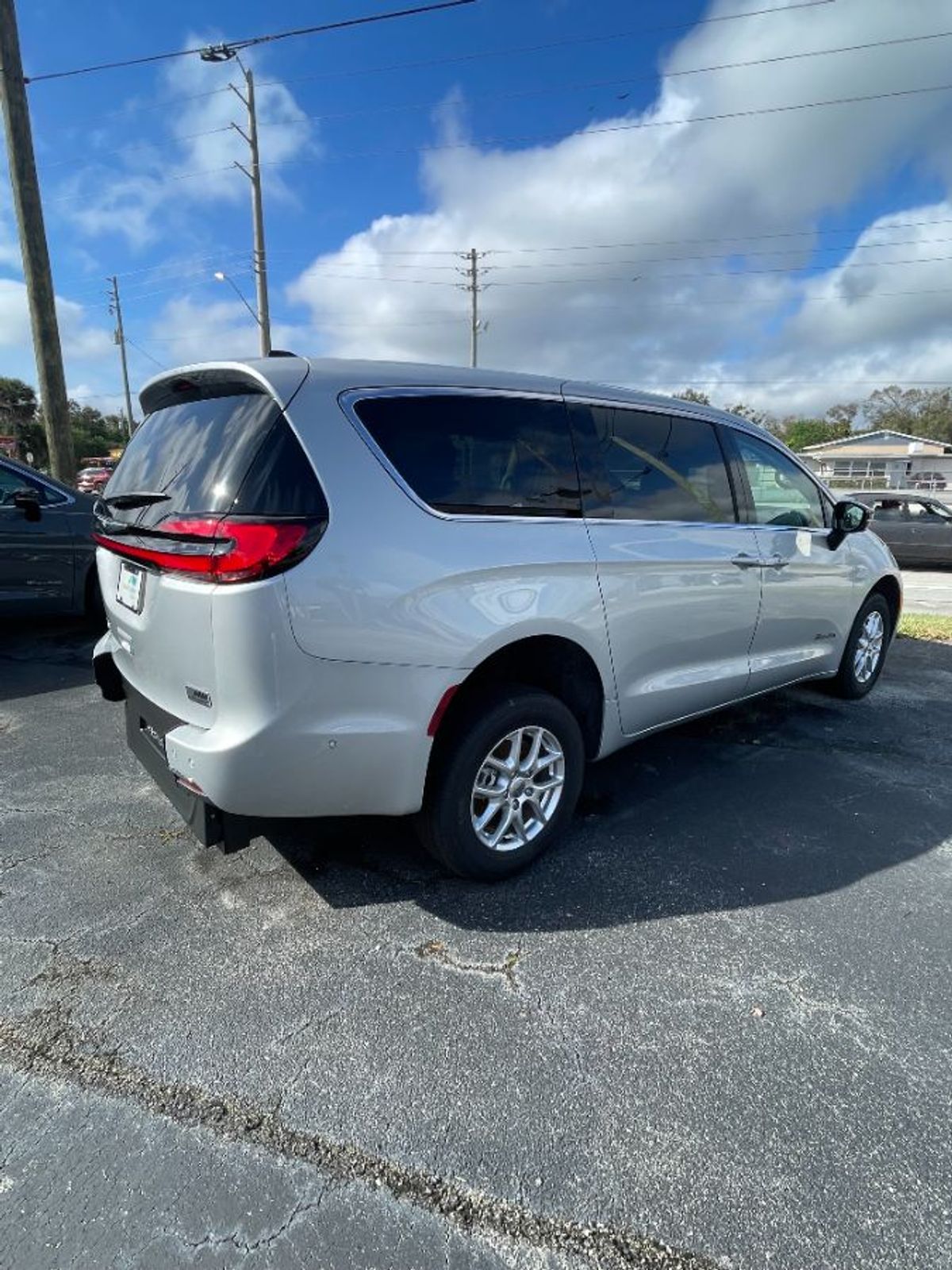 2024 CHRYSLER PACIFICA - Image 3