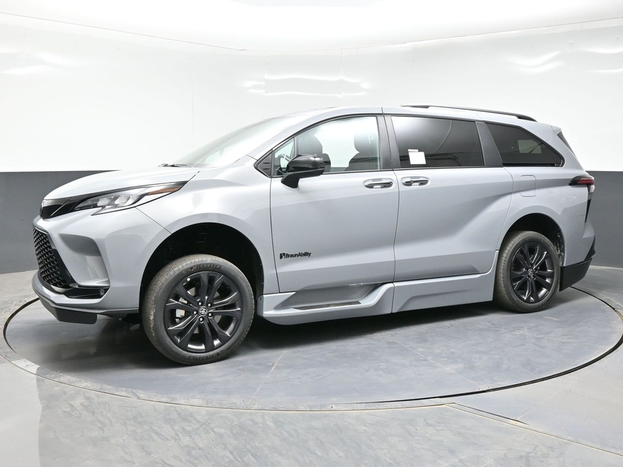 New 2026 Toyota Sienna Hybrid XSE Sport - BraunAbility Side Entry Entry In Floor Automatic Ramp