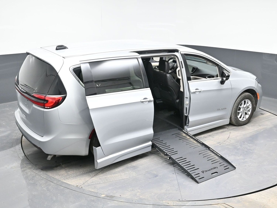 Used 2024 Chrysler Pacifica Touring L - BraunAbility Side Entry Entry Fold Out Automatic Ramp