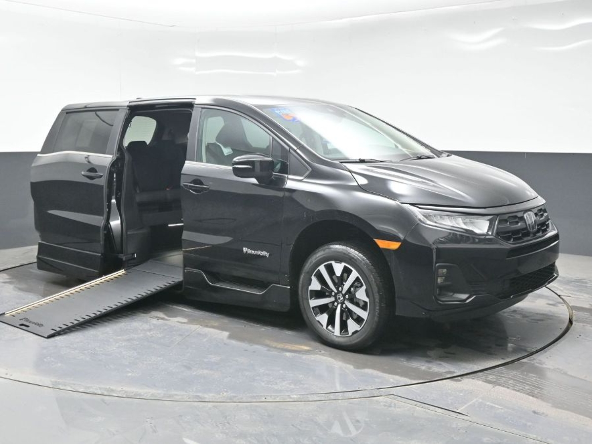 Black Honda Odyssey image number 1