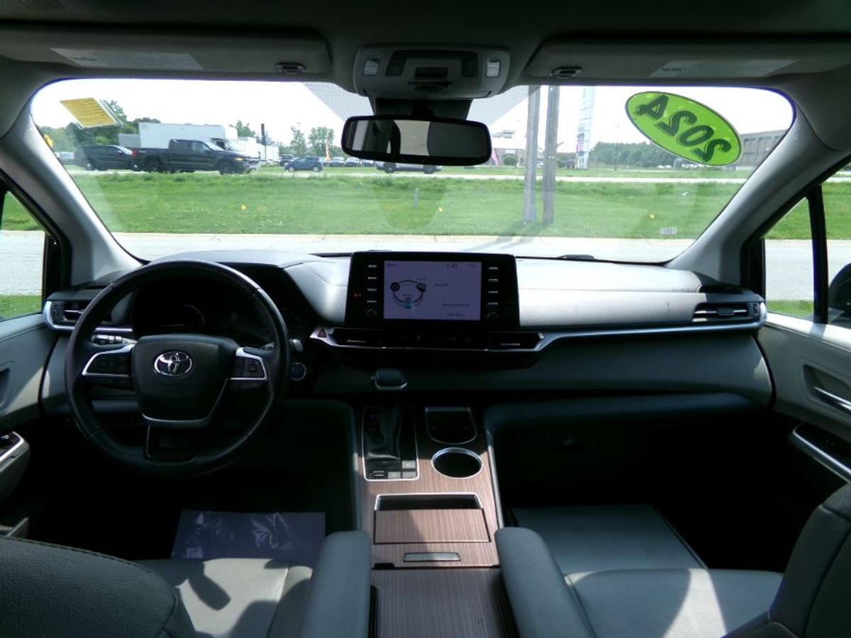 2024 TOYOTA SIENNA - Image 9