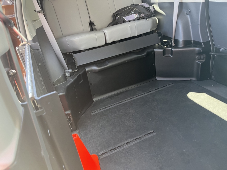 Used 2022 Toyota Sienna Hybrid XLE Base - BraunAbility Side Entry Entry Fold Out Automatic Ramp