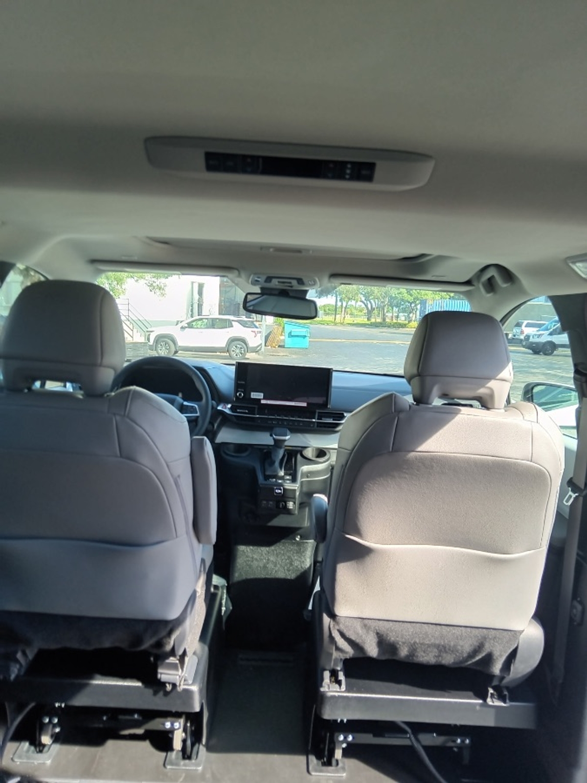 2025 TOYOTA SIENNA - Image 14