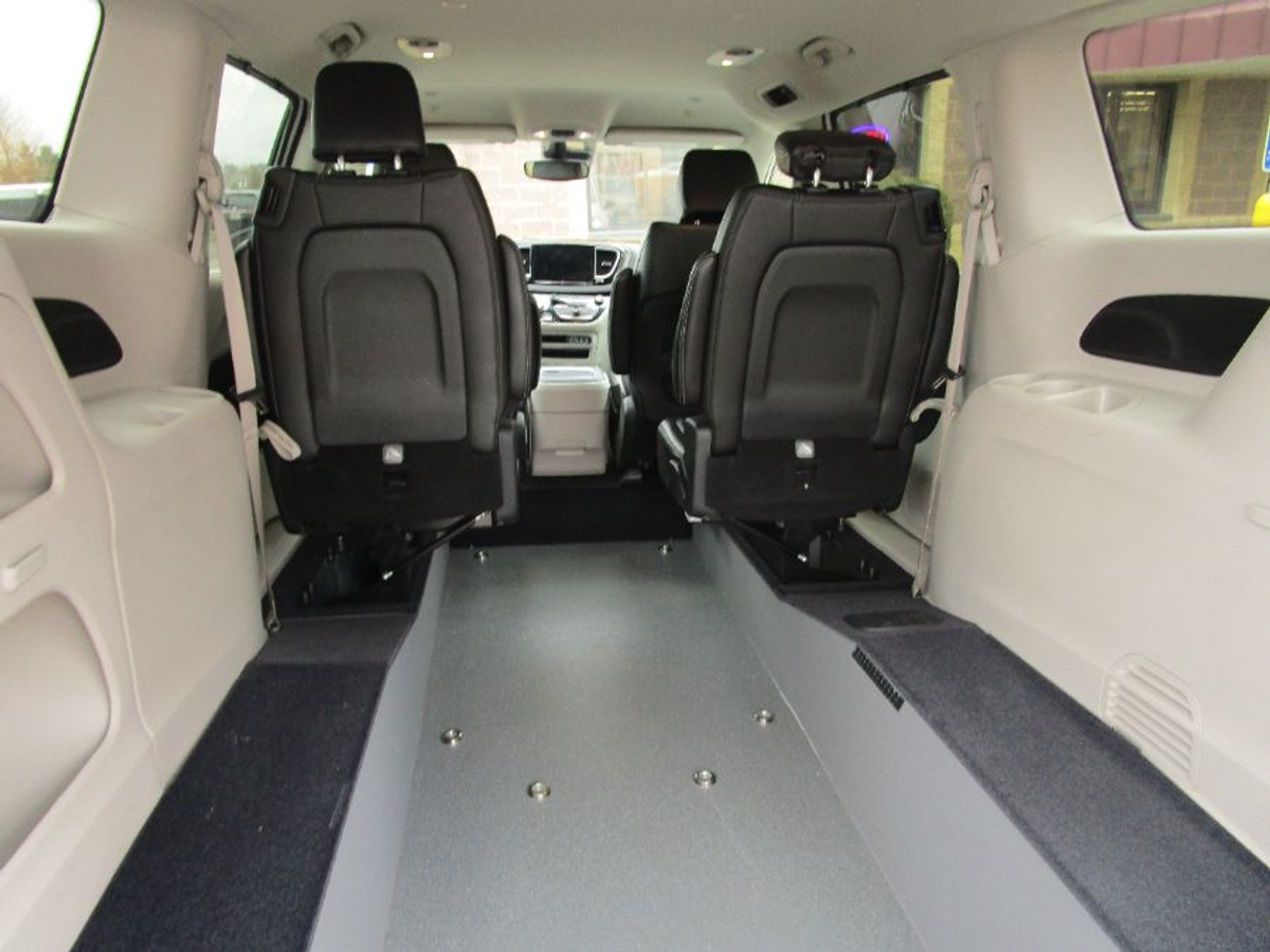 2024 CHRYSLER PACIFICA - Image 9