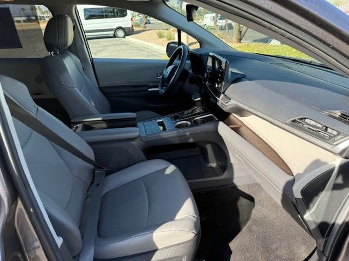 2024 TOYOTA SIENNA - Image 27