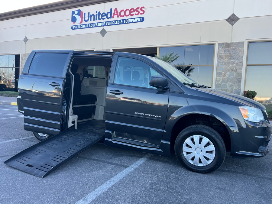 Used 2011 Dodge Grand Caravan Express -  Side Entry Entry Fold Out Manual Ramp