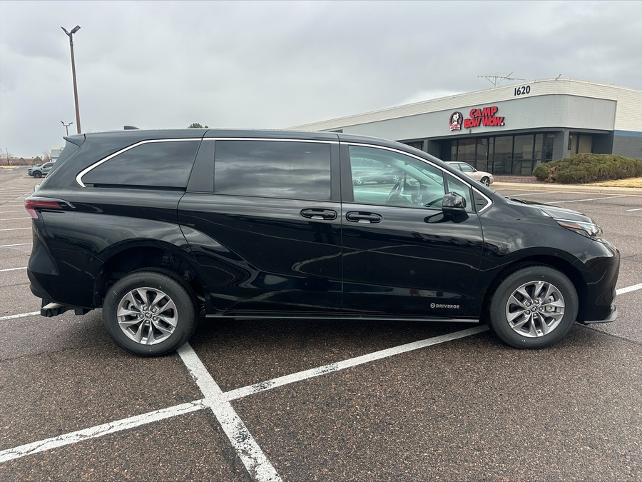 2025 TOYOTA SIENNA - Image 21