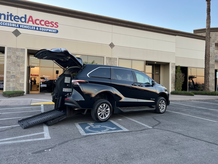 Used 2024 Toyota Sienna Hybrid LE - BraunAbility Rear Entry Entry Fold Out Manual Ramp