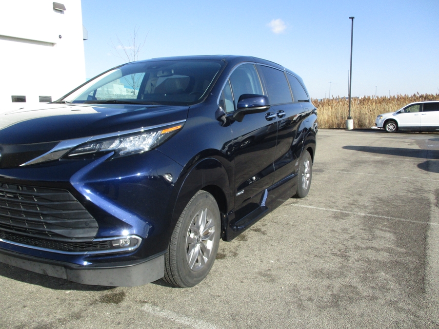 2021 TOYOTA SIENNA - Image 2