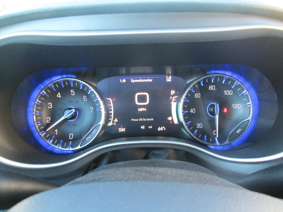 Blue Chrysler Pacifica image number 1