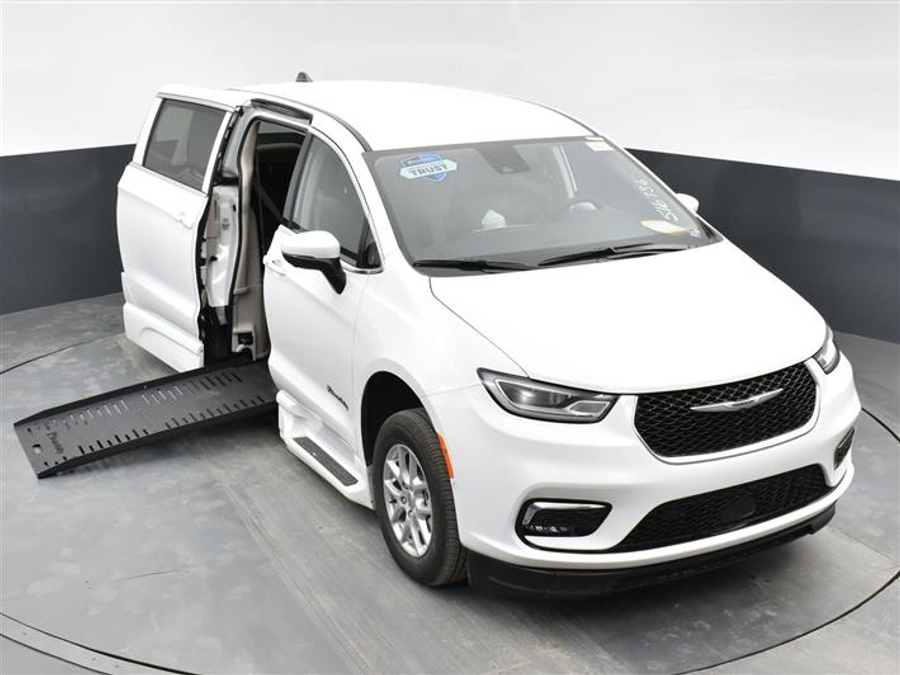 Used 2023 Chrysler Pacifica Touring L - BraunAbility Side Entry Fold Out Automatic Ramp