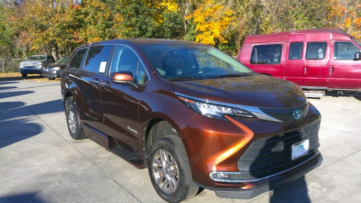 2023 TOYOTA SIENNA - Image 5