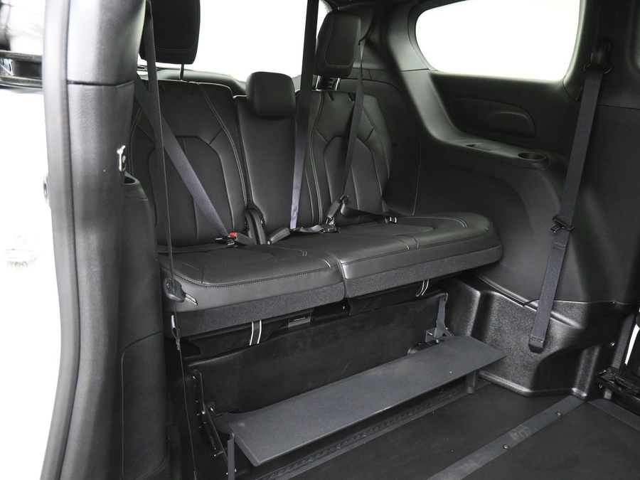 New 2025 Chrysler Pacifica Select Safety - BraunAbility Side Entry Entry In Floor Automatic Ramp