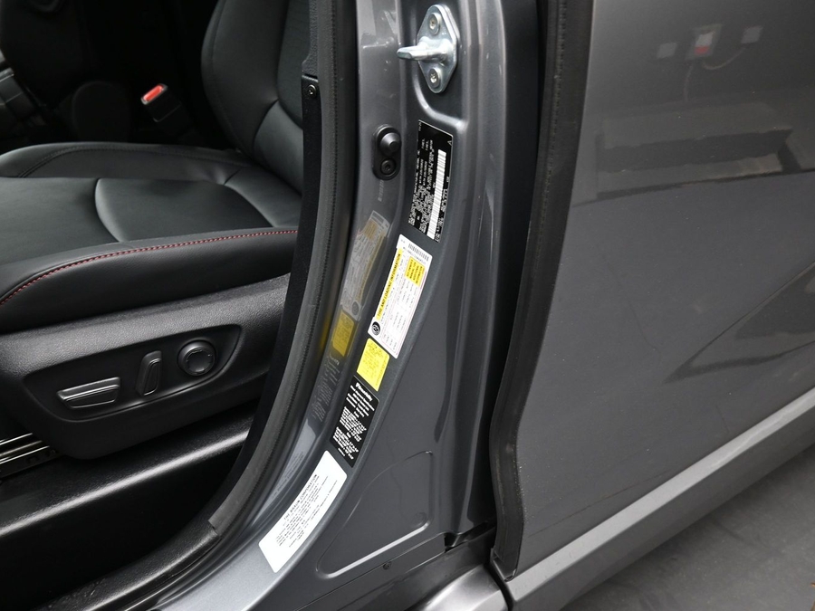 New 2026 Toyota Sienna Hybrid XSE Sport - BraunAbility Side Entry Entry Fold Out Automatic Ramp