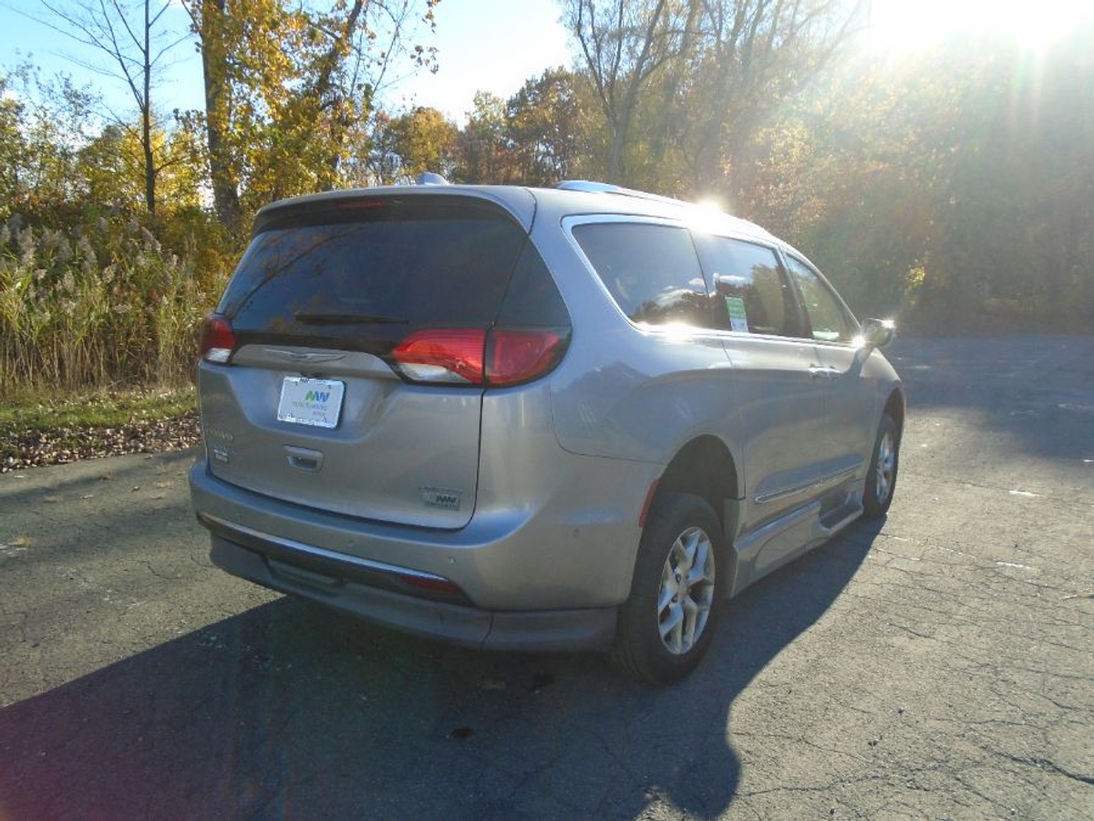 2020 CHRYSLER PACIFICA - Image 12