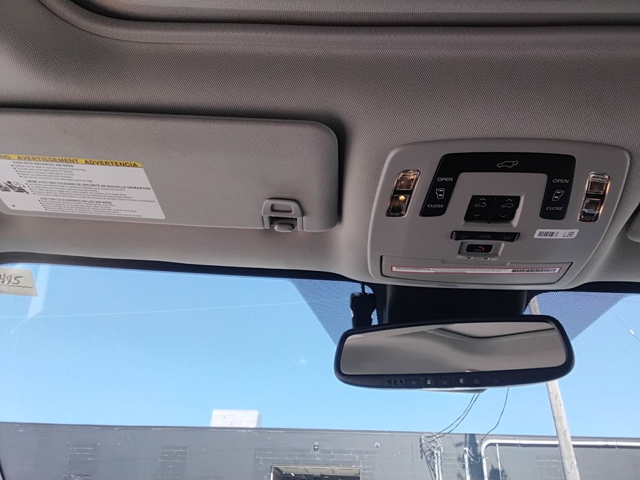 Silver Toyota Sienna image number 16