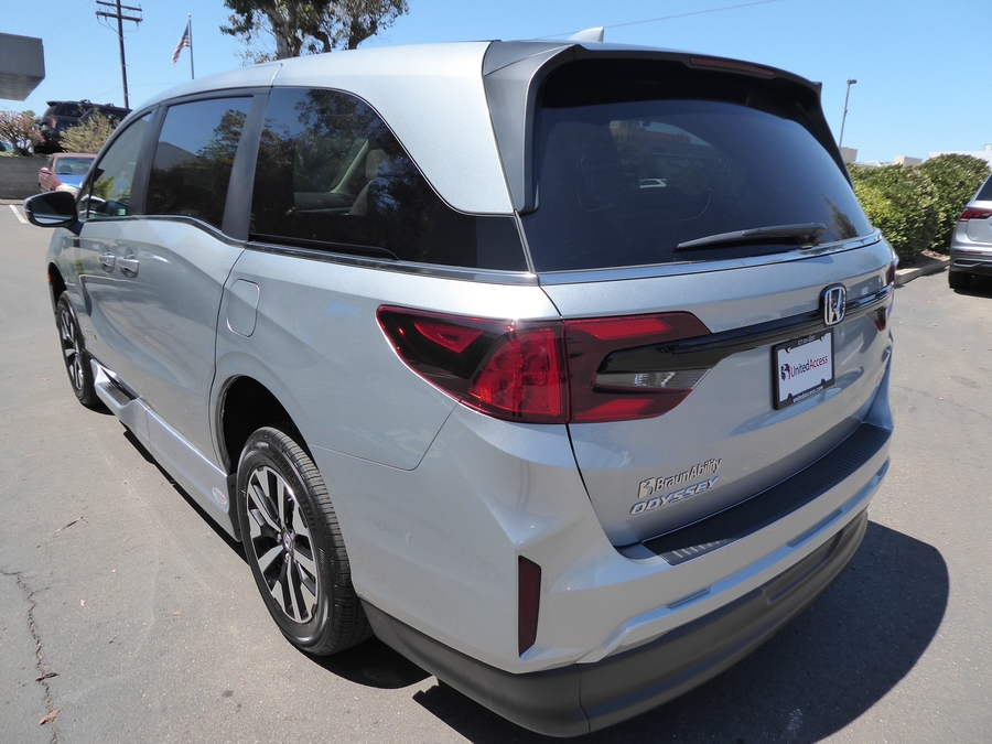 New 2026 Honda Odyssey EX-L - BraunAbility Side Entry In Floor Automatic Ramp