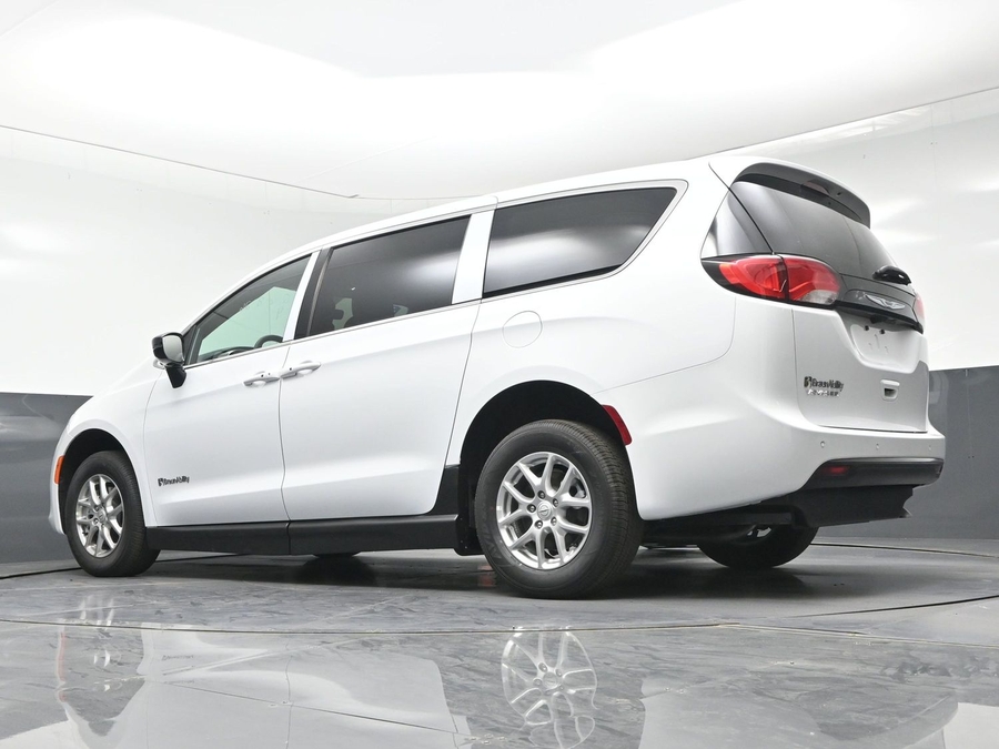 New 2026 Chrysler Voyager LX - BraunAbility Side Entry Fold Out Manual Ramp