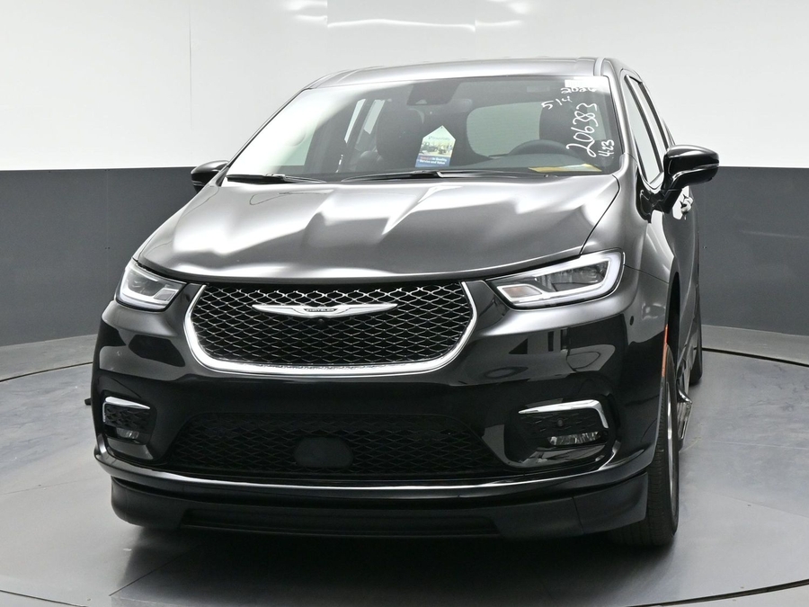 Black Chrysler Pacifica image number 1